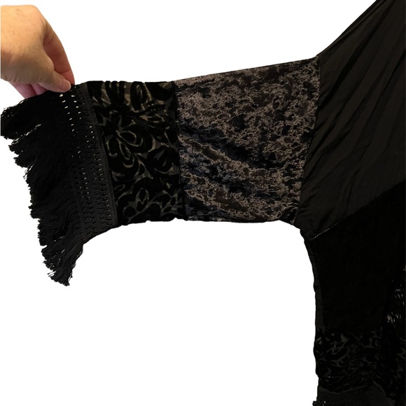 Knox Rose Sz M, black multi textured jacket. - Picture 4 of 4